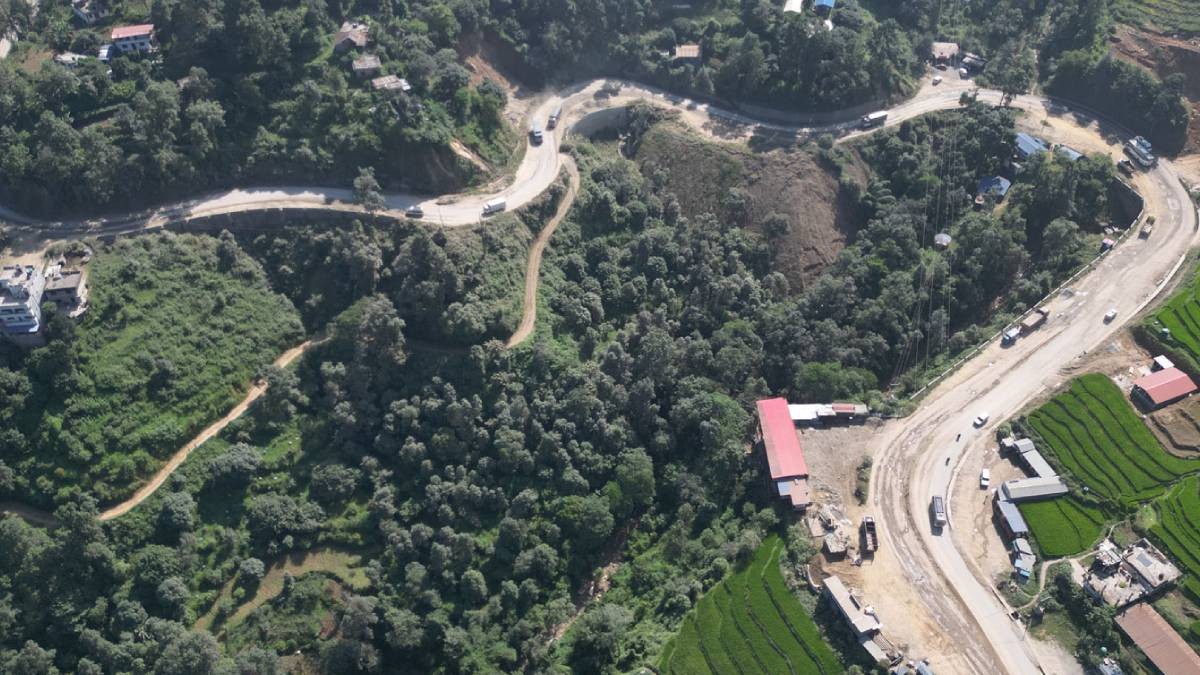 एमाले महाधिवेशनका लागि नागढुंगा-मलेखु सडकको काम दुई दिन रोकियो