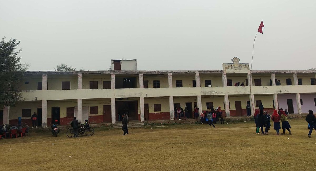 अत्याधिक चिसो बढेपछि पर्साका विद्यालय बन्द